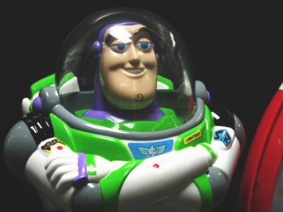 トイ・ストーリー／バズ・ライトイヤーおしゃべり目覚まし時計