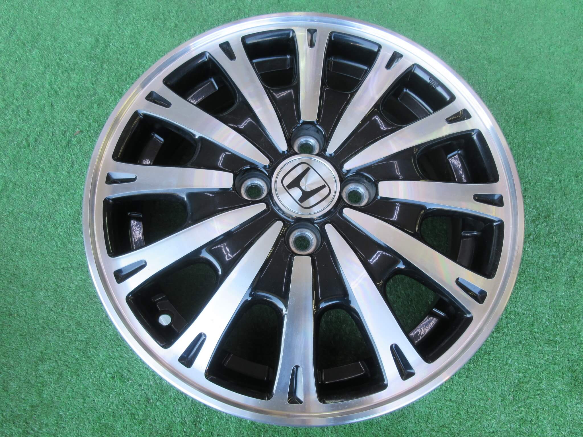 ホンダ N-BOXカスタム純正ホイール