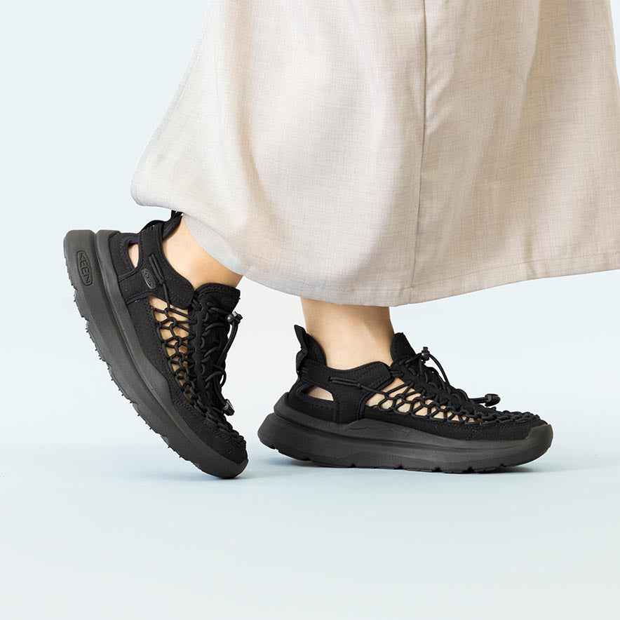ウィメンズ ユニーク ダブルケー | Black/Black | KEEN公式オンライン