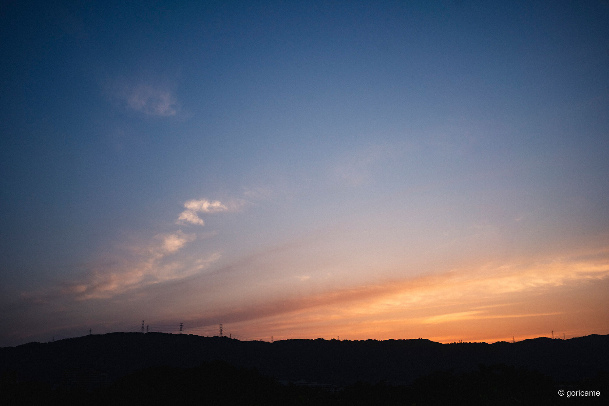 夕焼け・朝焼けの空のグラデーションをより印象深い色彩に「MC