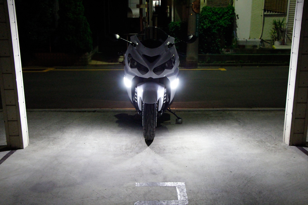 ボスコムジャパンの人気LEDウインカーシリーズにZX-14R用が登場