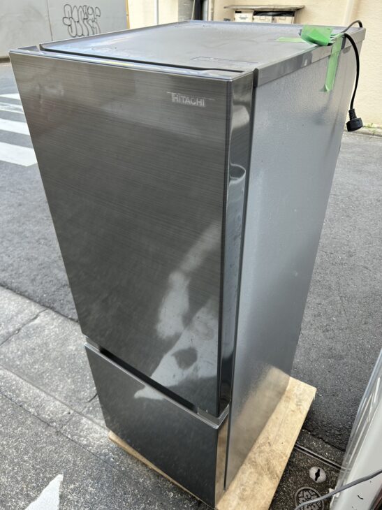 外観に擦れ傷ありの日立 2ドア冷蔵庫 RL-154KAを堺市にて【買取】のご