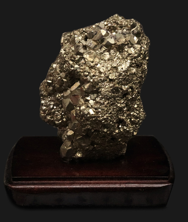 愚か者の金と言わないで！金塊ならぬ、黄鉄鉱の塊。ペルー産の