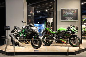 カワサキワールド「Z H2」「Ninja ZX-25R」を関西初展示 | ニュース