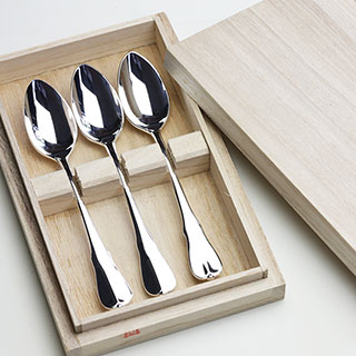 銀食器 名前が刻印できるシルバー950の純銀食器カトラリーセット