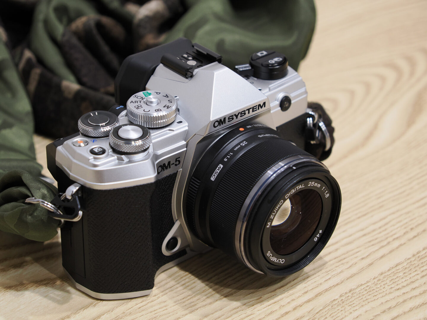 ごろごろ OLYMPUS 25mm F1.8 レンズ Olympus 8-25mm f/4.0 Pro M.Zuiko