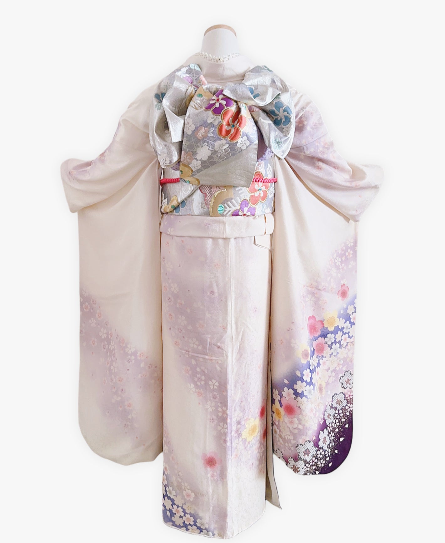 成人式振袖レンタル・白 白系 暈し染め 駒刺繍 金彩 桜吹雪 ZX704-C