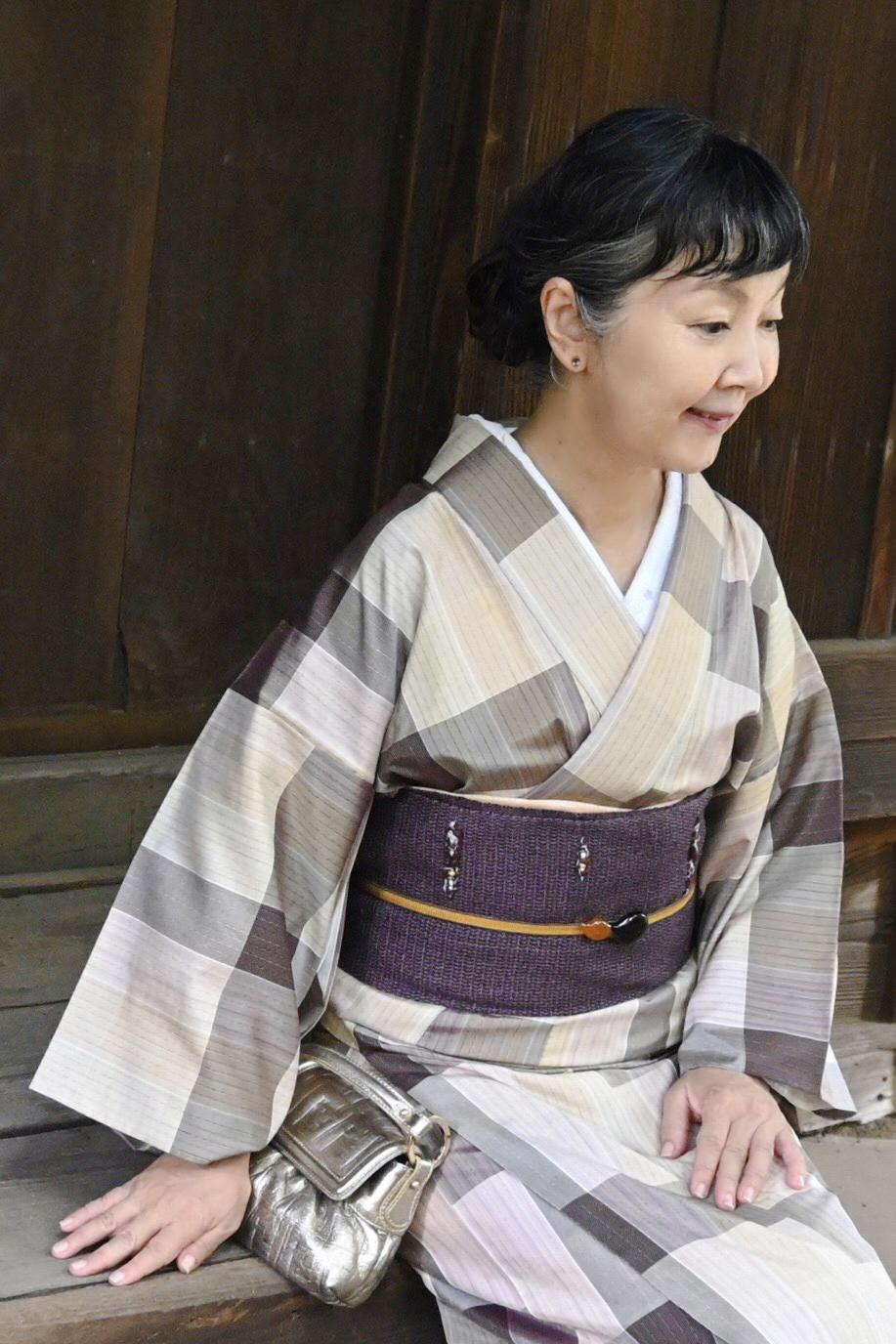 秋単衣は、さらっとした縞大島と軽い八寸帯で始めたい 「つむぎみち