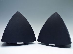 バング＆オルフセンのコンパクトスピーカー（BeoLab 4） | 東京世田谷