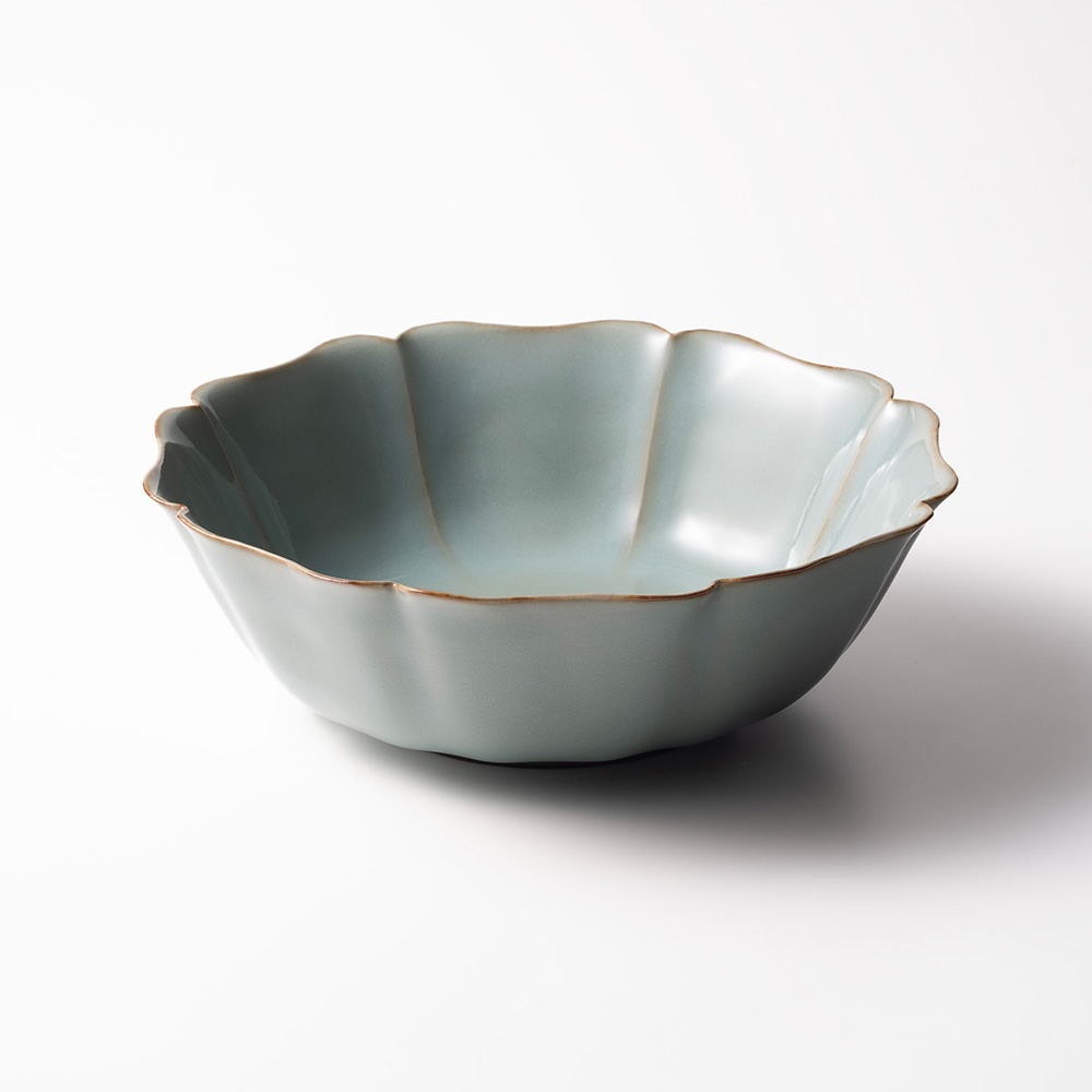 川瀬忍 青磁輪花鉢 | しぶや黒田陶苑