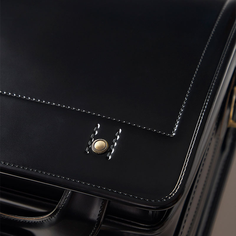 コードバン 艶あり | 黒川鞄工房「はばたく®ランドセル」