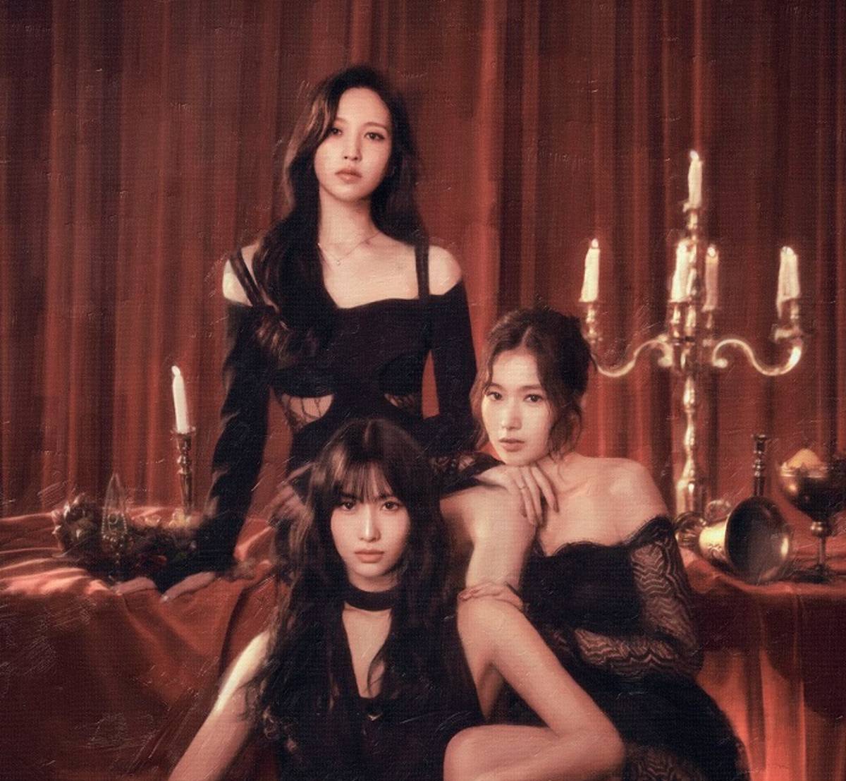 TWICE MISAMO、公式の展示会『Masterpiece』を開催中！ 未公開作品や