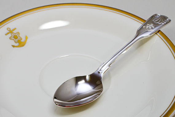 桜錨カップ＆ソーサー・ティースプーンセット」帝国海軍と海上自衛隊の