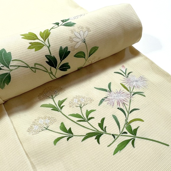 美しいキモノ2025春号掲載・絽夏付下げ「夏秋草花に蜻蛉」 - 京呉服塚本