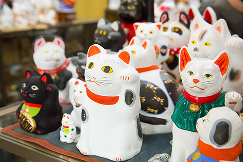 郷土玩具平田・招き猫｜今戸人形から始まった招き猫｜子持ち招き猫
