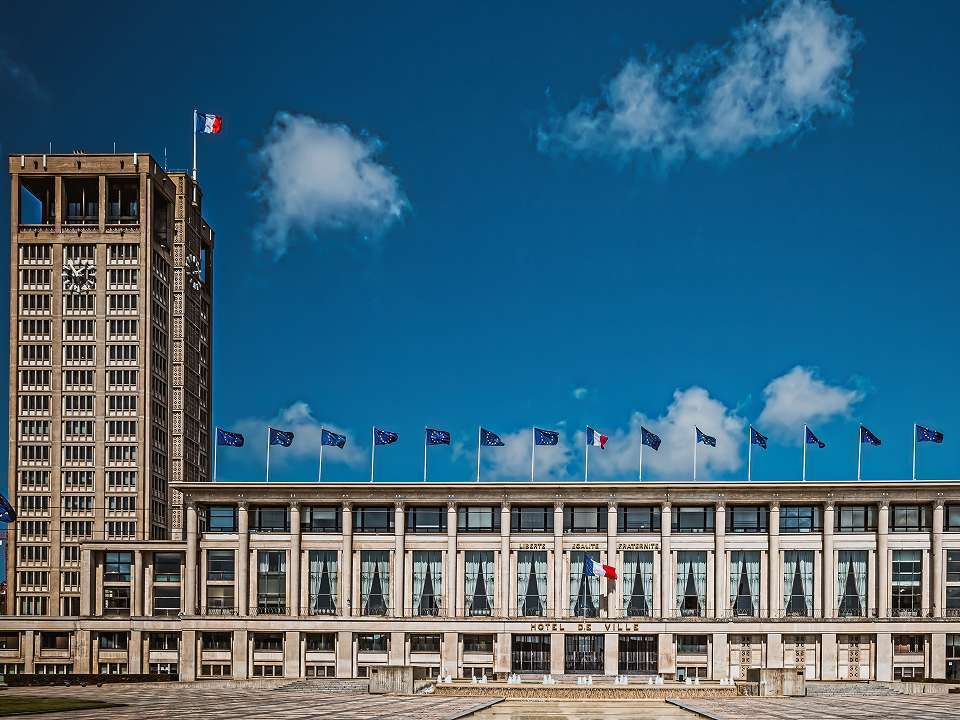 ル・アーヴル、オーギュスト・ペレによる再建都市|ホットホリデー