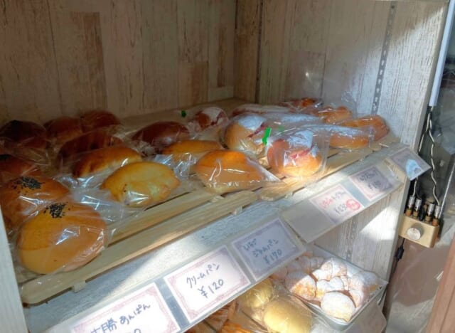 幸区 古市場に根付く、懐かしい味の自然派パン工房「スモモハウス