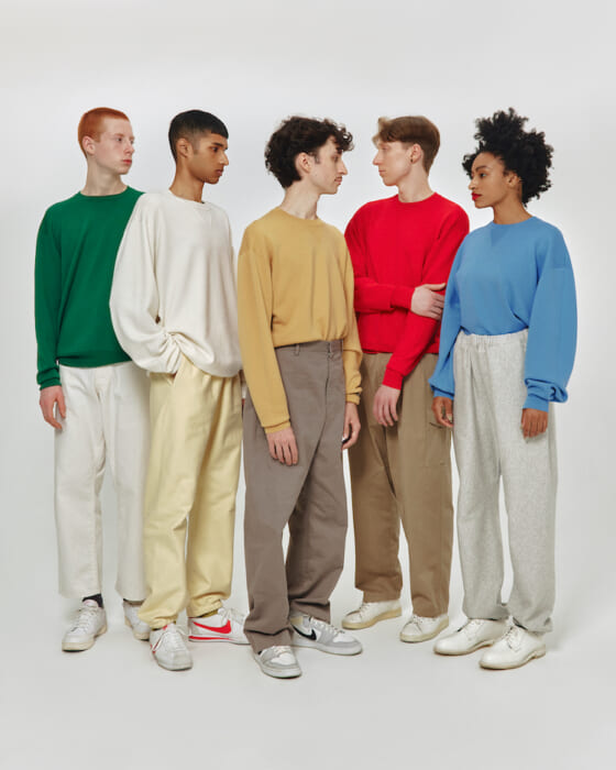 優雅でカルフルなニットスエット。キャプテンサンシャイン × ジョン