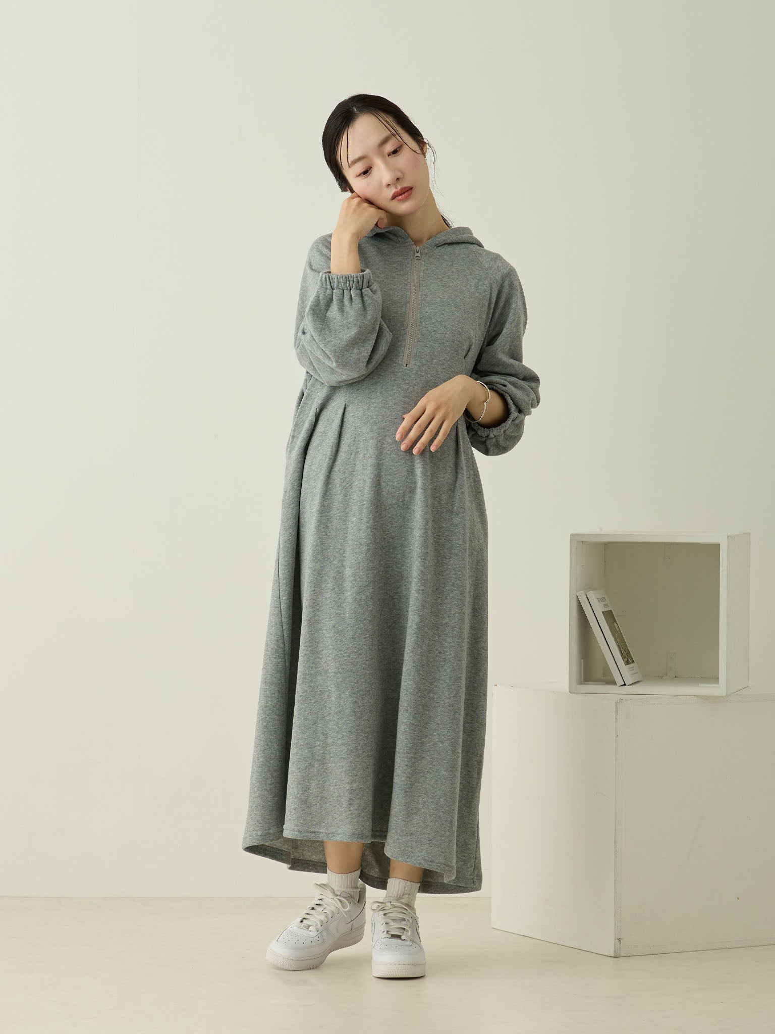 軽量裏起毛パーカーワンピース Gray – honono for mom&baby