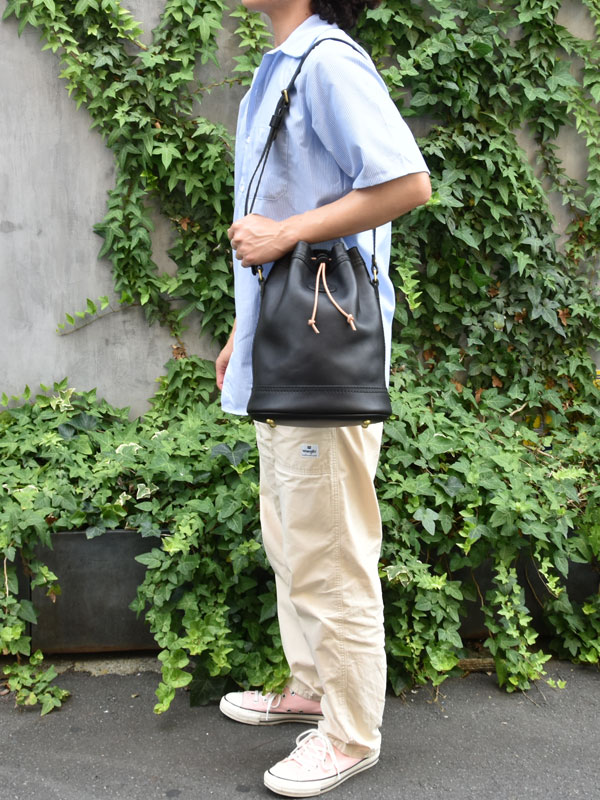 2サイズで選べる革製巾着ショルダーポシェット / 革鞄のHERZ(ヘルツ