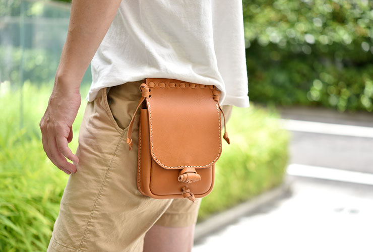 クラフト感のあるインディアン・レザーベルトポーチ / 革鞄のHERZ