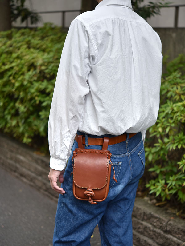 クラフト感のあるインディアン・レザーベルトポーチ / 革鞄のHERZ