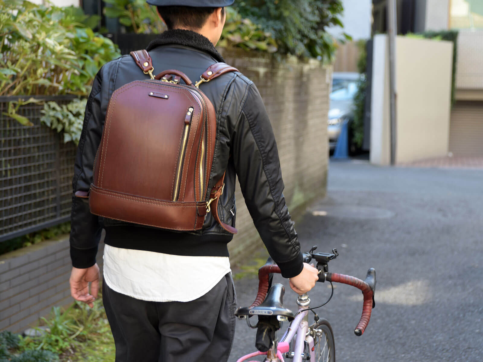 ヘルツ本店作り手：木村が愛用するビートルリュック｜革鞄・革小物の