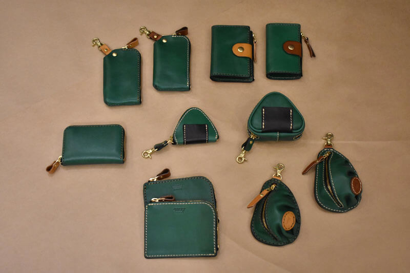 冬の限定色「ボトルグリーン」in 博多店｜革鞄・革小物のHERZ公式通販