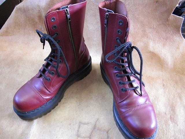 Dr.マーチン クレイジーボム10ホール ファスナー取り付け | 革工房