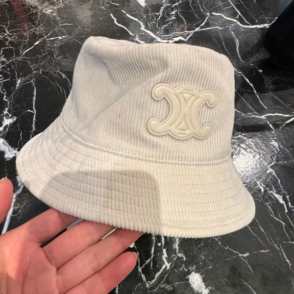 溢れる存在感 セリーヌトリオンフ バケットハット スーパーコピー
