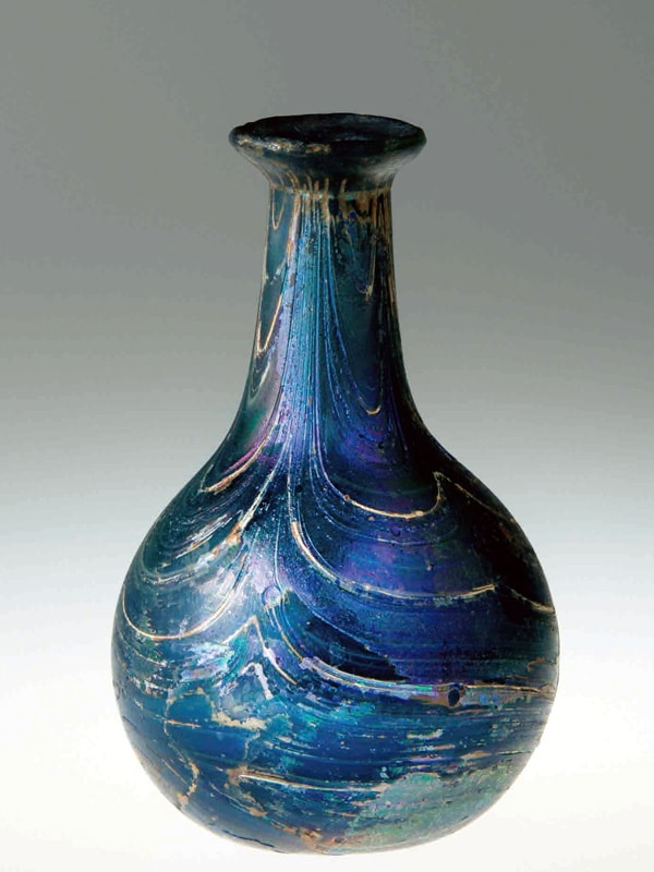 展示作品のご紹介：マーブル文長頸香油瓶 | 箱根ガラスの森美術館