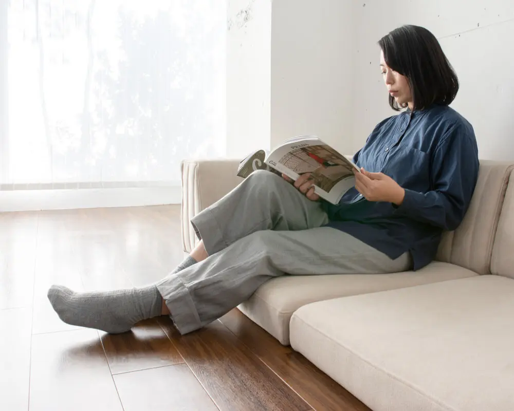 こたつや和室、畳にも合わせやすいローソファー「PICASSO SOFA」｜国産