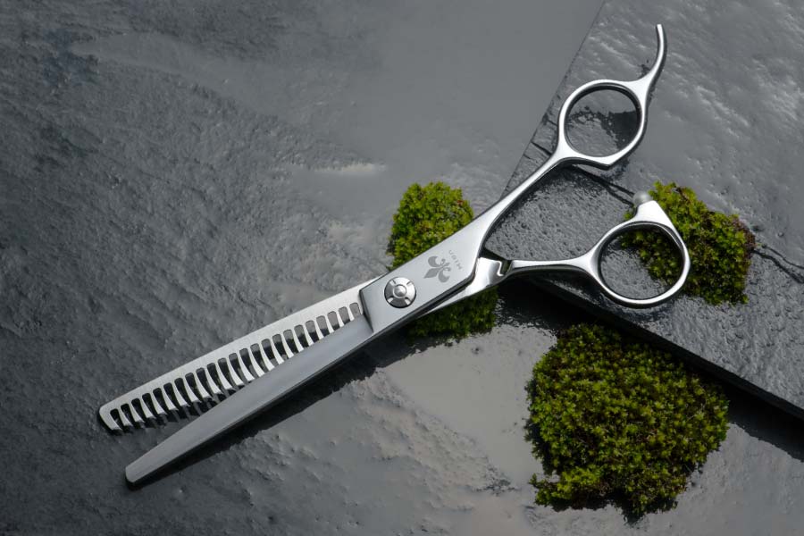 スパッと快適に切れる理美容師サロン用セニングシザーブレンダー♪犬猫