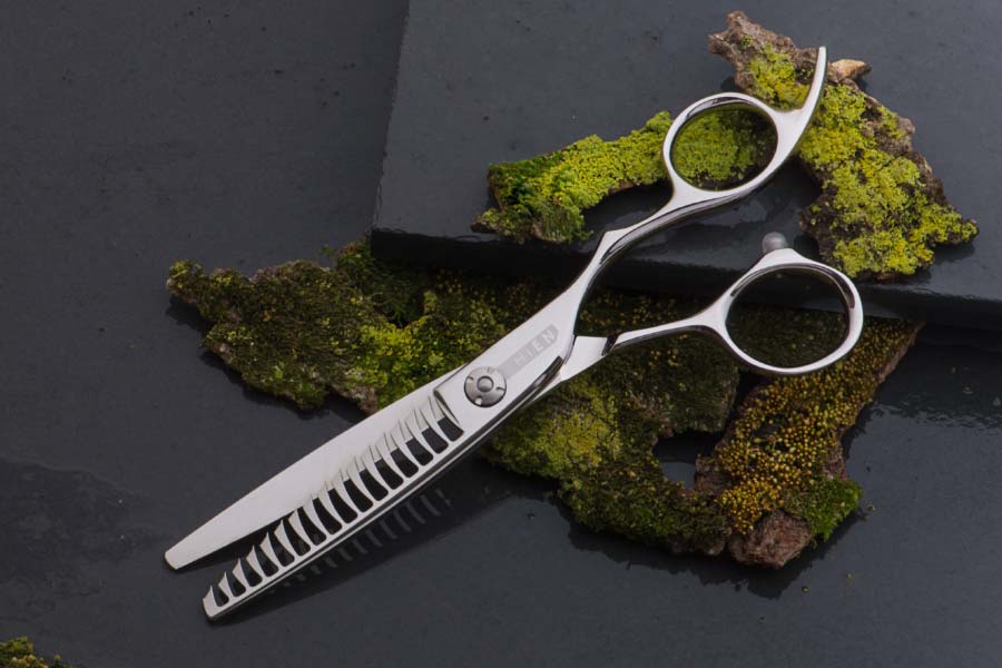 日本の職人が造る、純日本製シザー+セニング｜美容ハサミなら飛燕