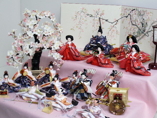 飾りつけが楽しいコンパクト15人飾りの通販～選ばれるお店の雛人形