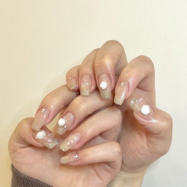 ローズパーツネイル | 新宿のネイルサロン【アイネイルズ新宿店】