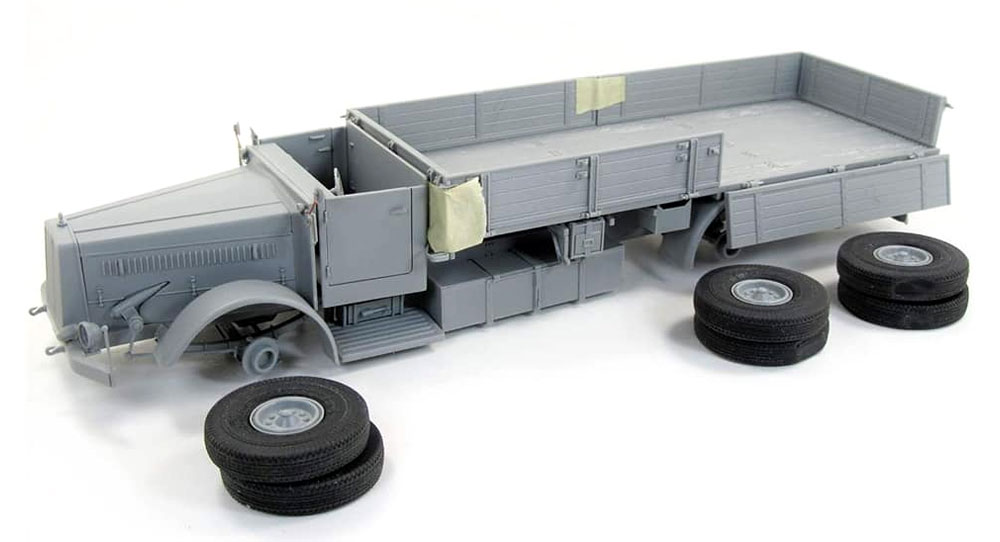 1/35 ミリタリー ファウン L900 トラック w/SdAh115 トレーラー Das