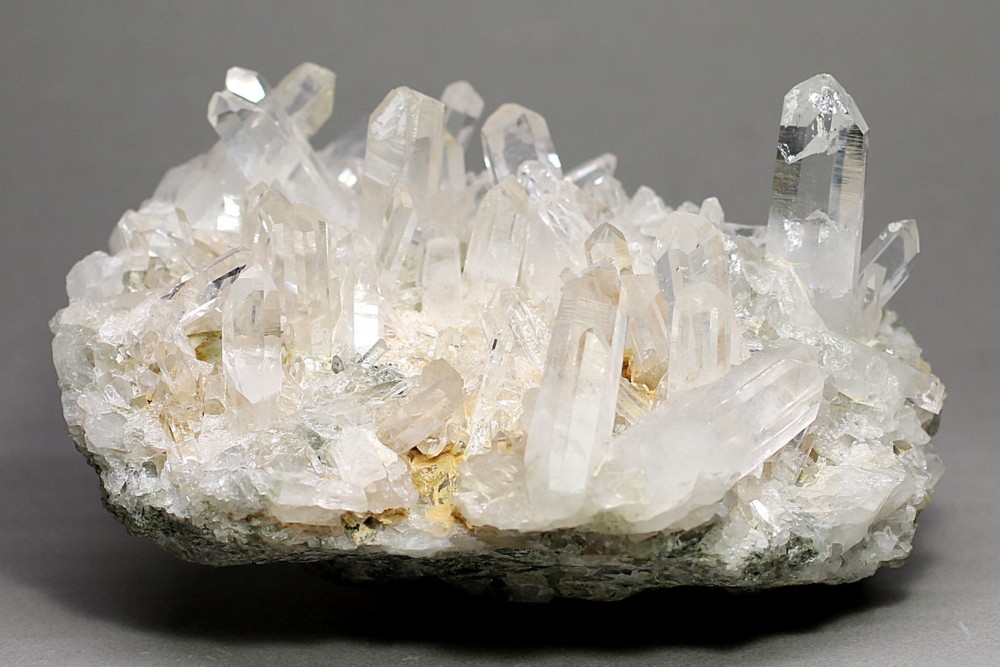 カンチェンジュンガ産]ヒマラヤ水晶クラスター/原石（ミルキーな結晶と