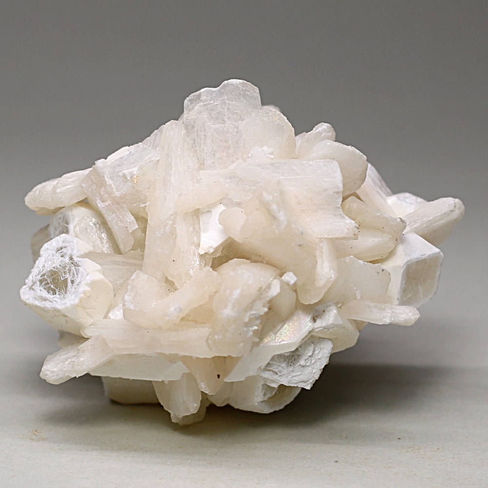 インド/プネー産]変種アポフィライト共生？スティルバイト原石