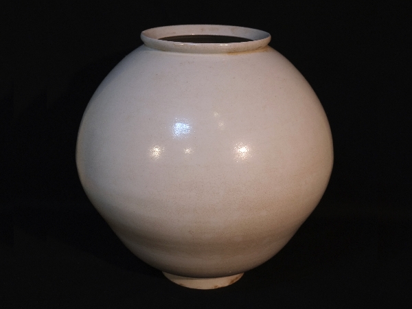 白磁大壺 満月壺 H42.5㎝xW43㎝ 李朝中期 :: ichian