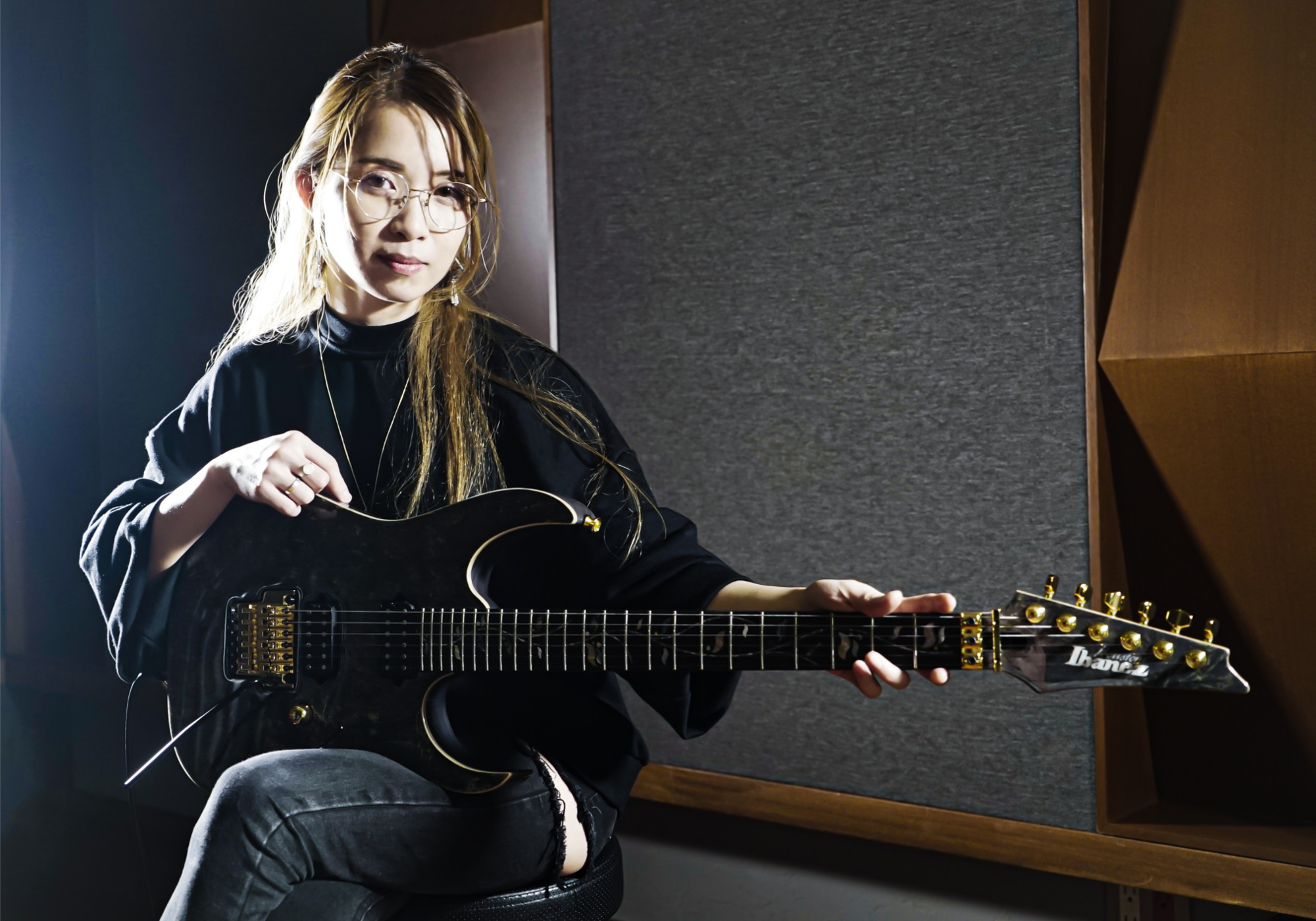 1pcアッシュ・ボディとカスタム・フィニッシュで完成するj.custom