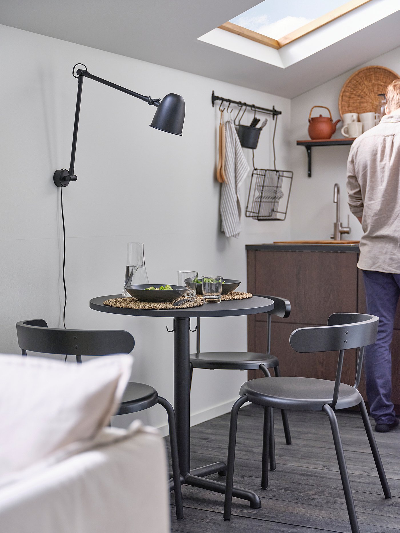 STENSELE table, anthracite/anthracite, 273/8