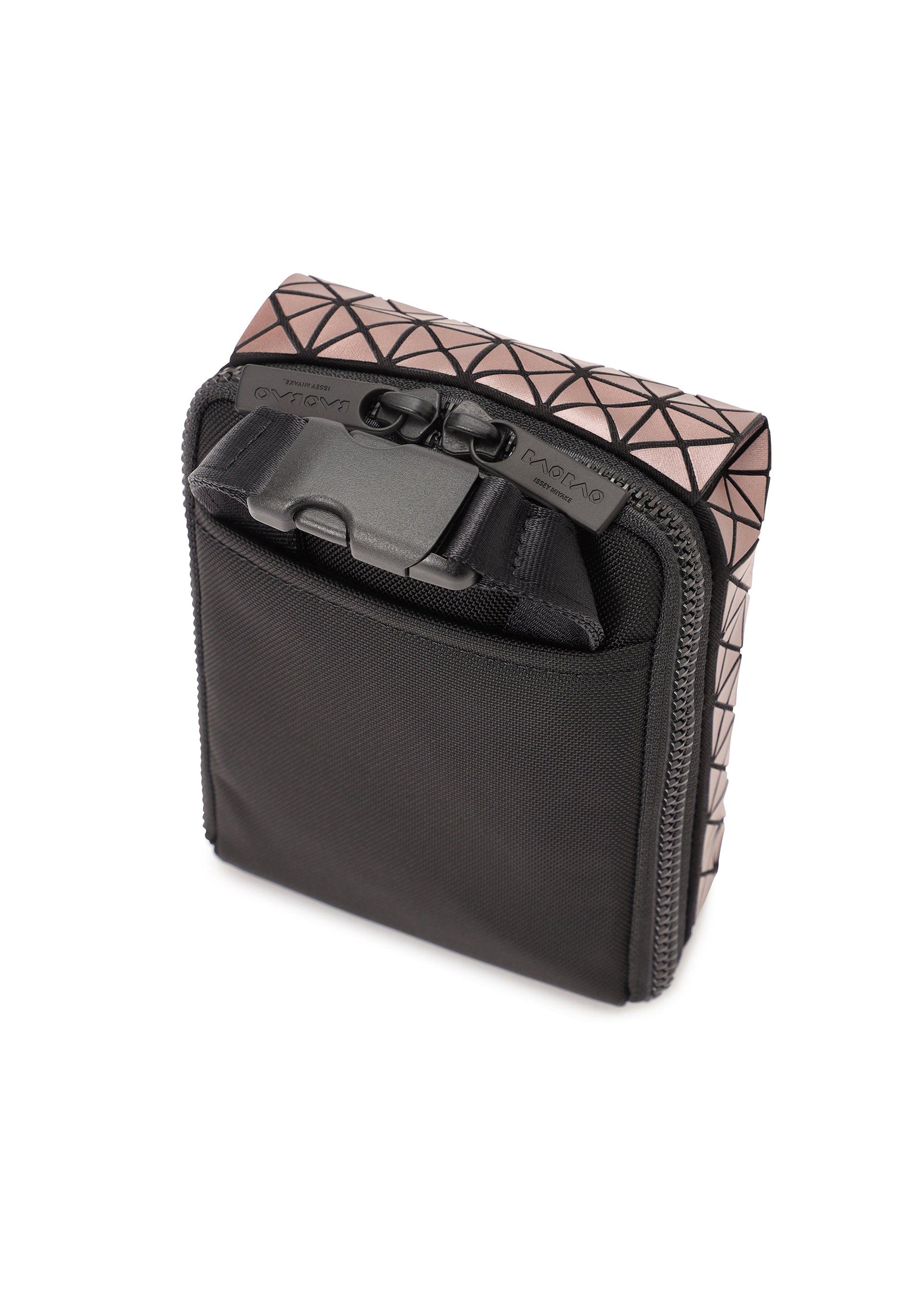 BEETLE METALLIC – isseymiyake.com