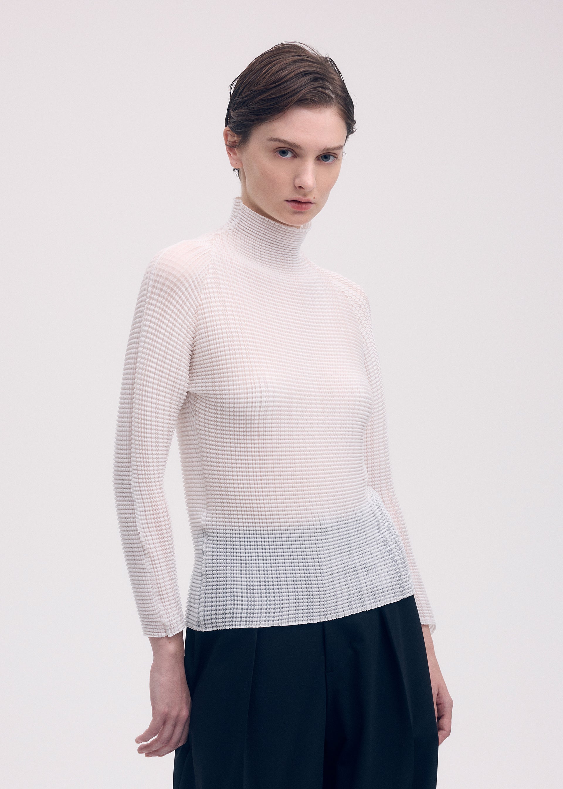 WOOLY PLEATS BK/WT-58 – isseymiyake.com