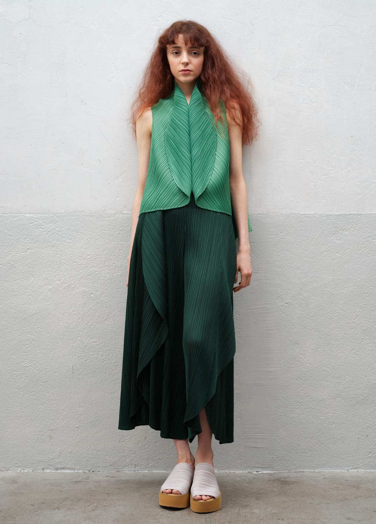 PLEATS PLEASE ISSEY MIYAKE ルック – isseymiyake.com