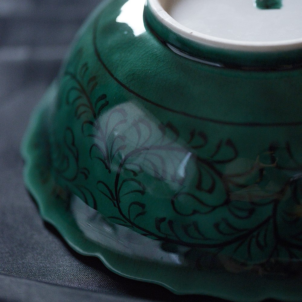 瑛生の器（九谷美陶園）｜吉田屋手椿文様大鉢 ｜作家の器と暮らす。IVORY