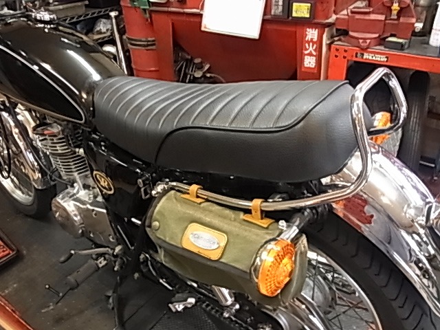 南区K様SR400、シムズマフラー＆フランドル・シート交換。 | SR