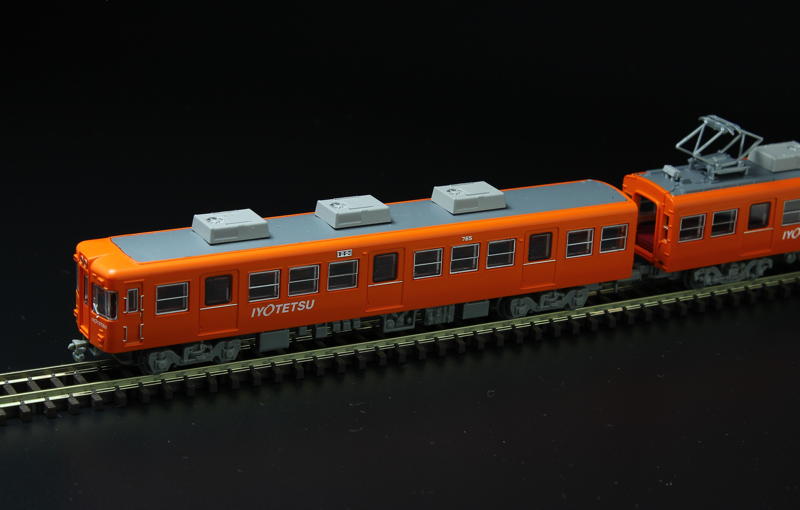 模型世界の住人 | 鉄コレ 伊予鉄道700系 新塗装 レビュー