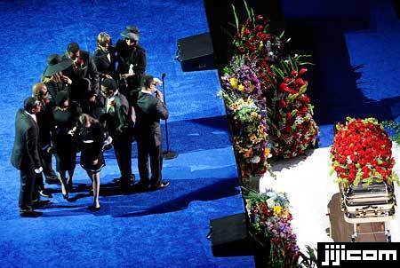 マイケル・ジャクソンさ…：世紀のスーパースター マイケル・ジャクソン