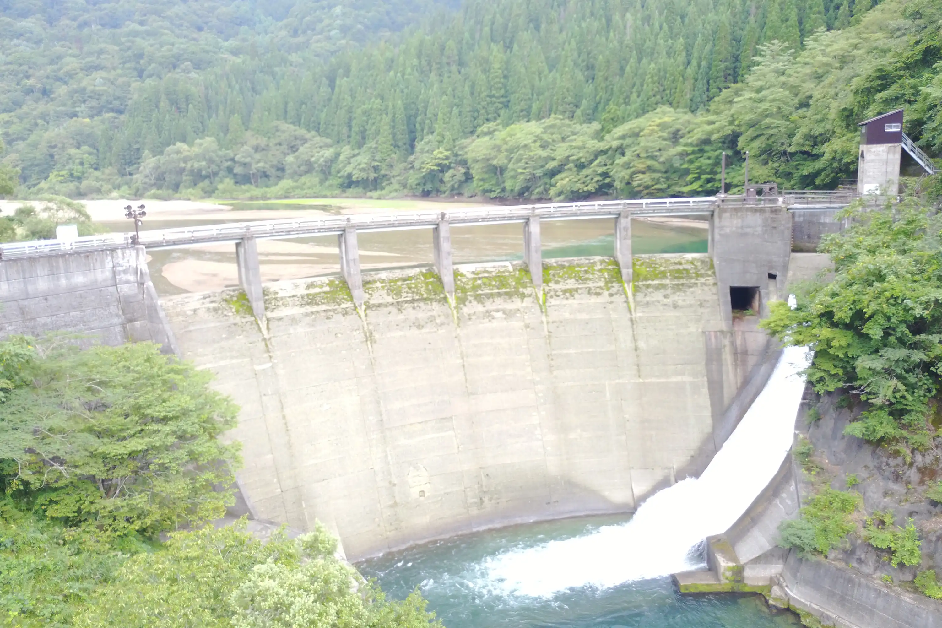 鷲ダム | J-POWERダムカード配布案内 | J-POWER 電源開発株式会社